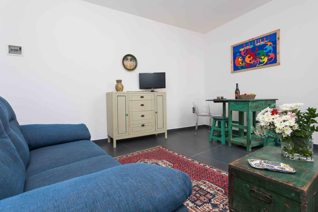 Guascone Apartments Palermo Room photo